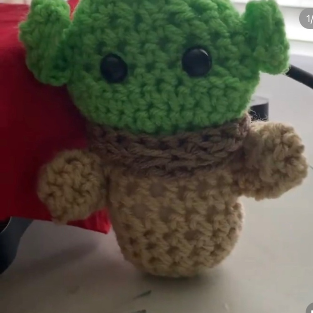Green little alien crochet